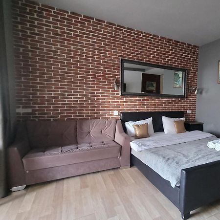 Mini Hotel On Demiivska Киев Екстериор снимка