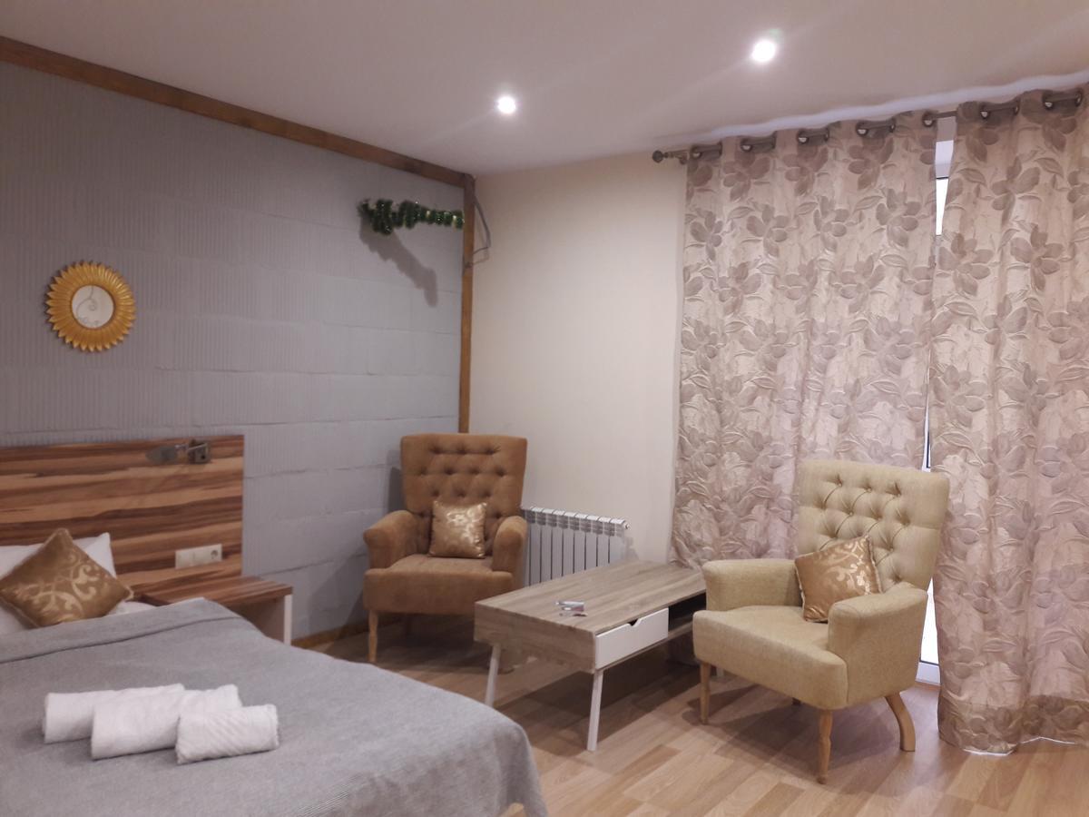Mini Hotel On Demiivska Киев Екстериор снимка