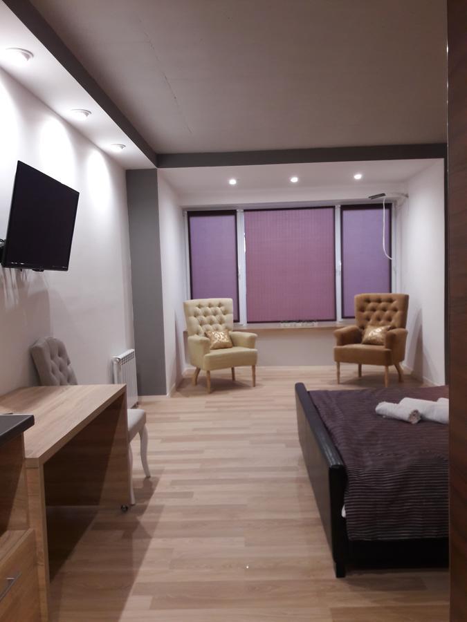 Mini Hotel On Demiivska Киев Екстериор снимка